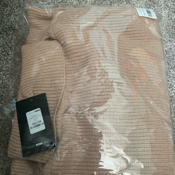 Fashion nova dress - Picture 2 of 3